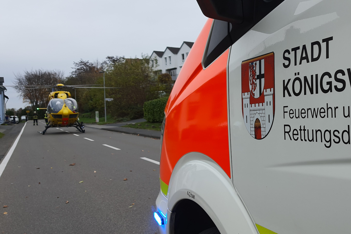 Königswinter – Feuerwehr befreit Schwangere nach Verkehrsunfall