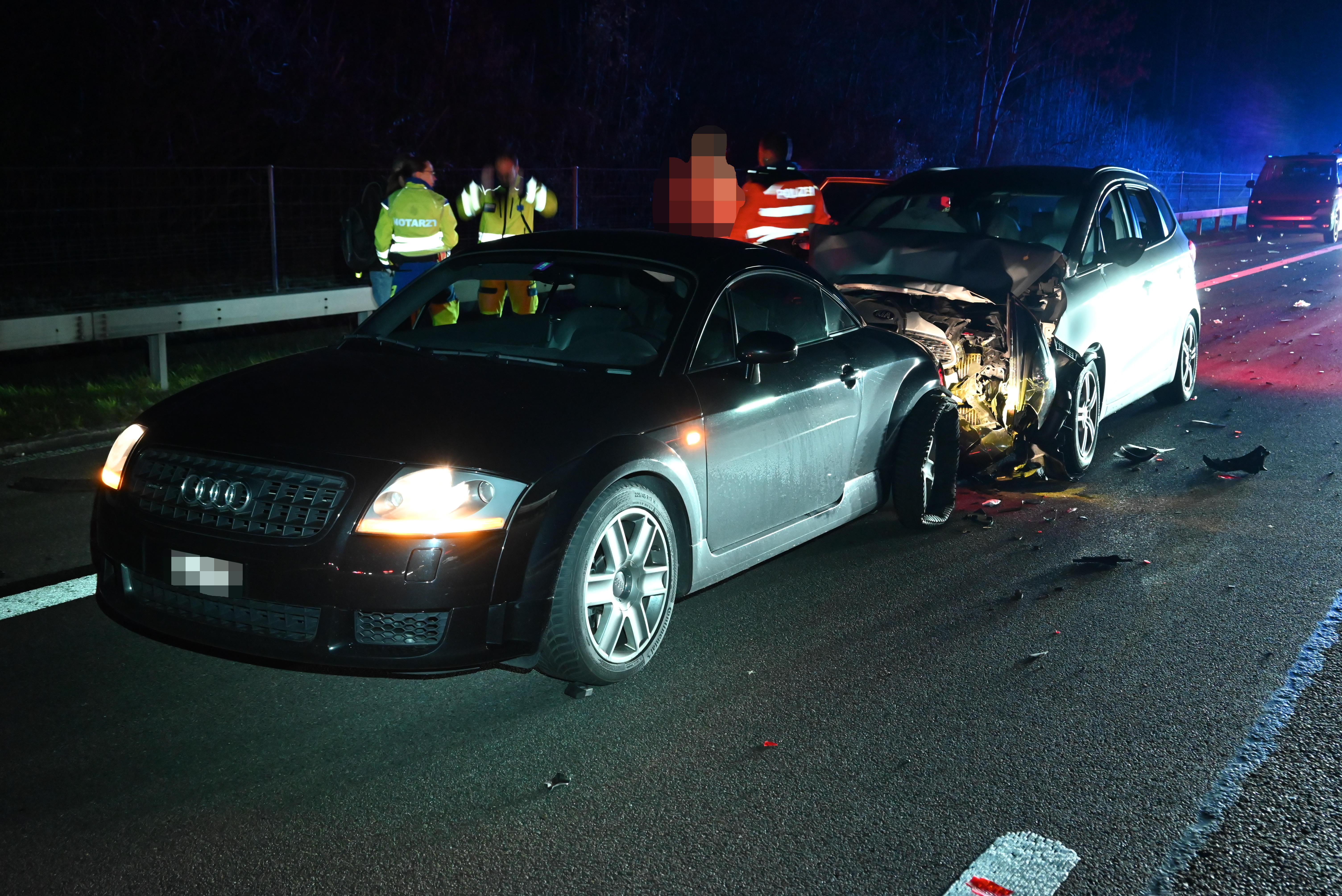 6 Personen verletzt bei Kollisionen auf der A1 am Sonntag