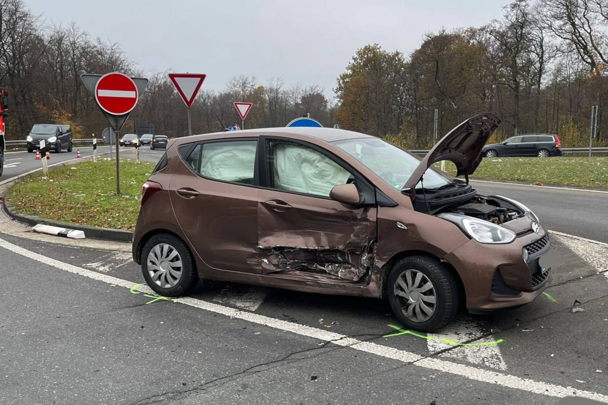 Zwei Verkehrsunfälle am 2. Advent auf der A46