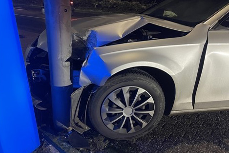 Heiligenhaus – 29-Jähriger kommt unter Alkoholeinfluss von der Fahrbahn ab