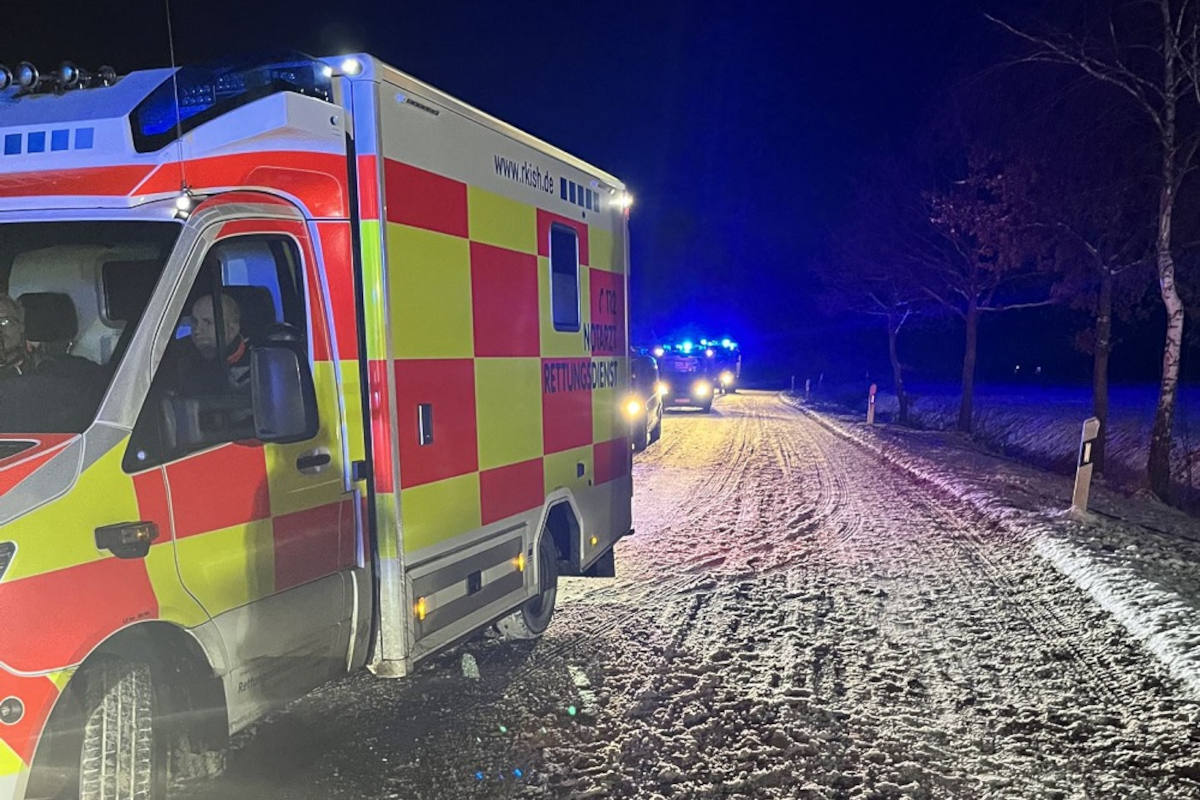Großenaspe – Personenkraftwagen verunglückt auf dem Landweg