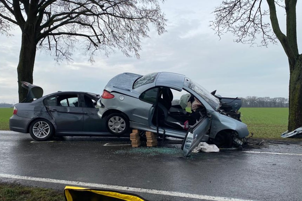 Anklam - Schwerer Verkehrsunfall auf der B 197