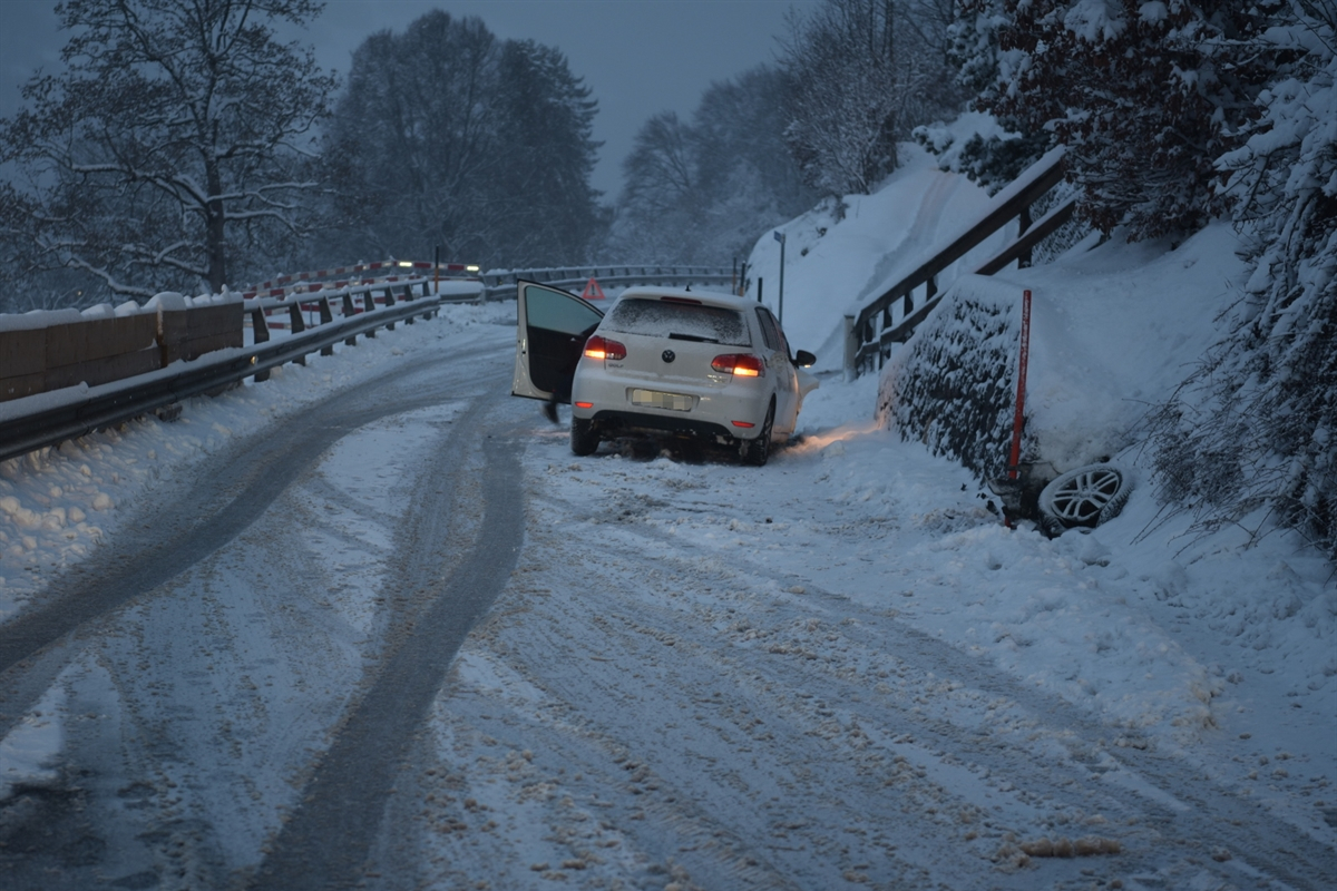Pardé und Pany GR – Totalschäden bei heftigen Kollisionen