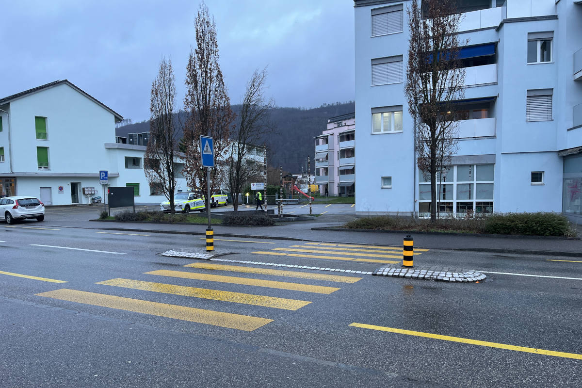 Rothrist AG – (Nachtrag 14.1.2023) Volvo-Fahrer übersieht Fussgänger und verursacht schwere Kollision