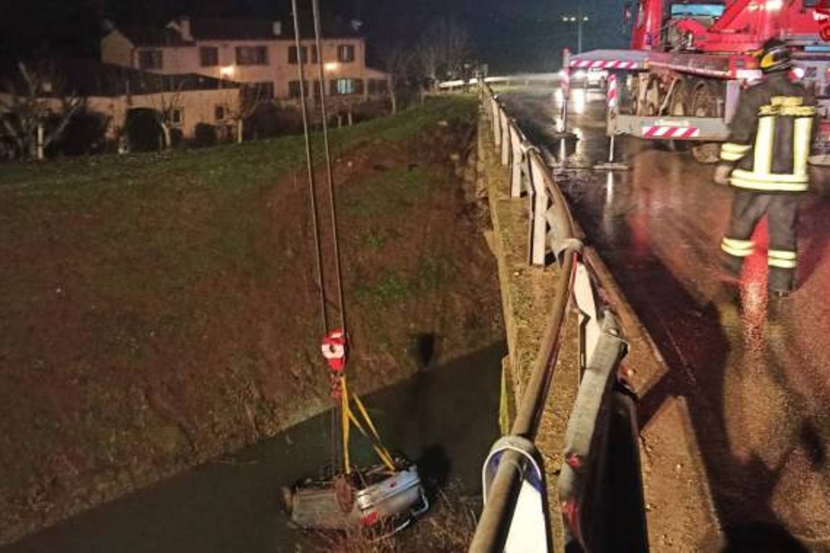 Veronella (it) - Tragischer Verkehrsunfall mit drei jungen Todesopfern