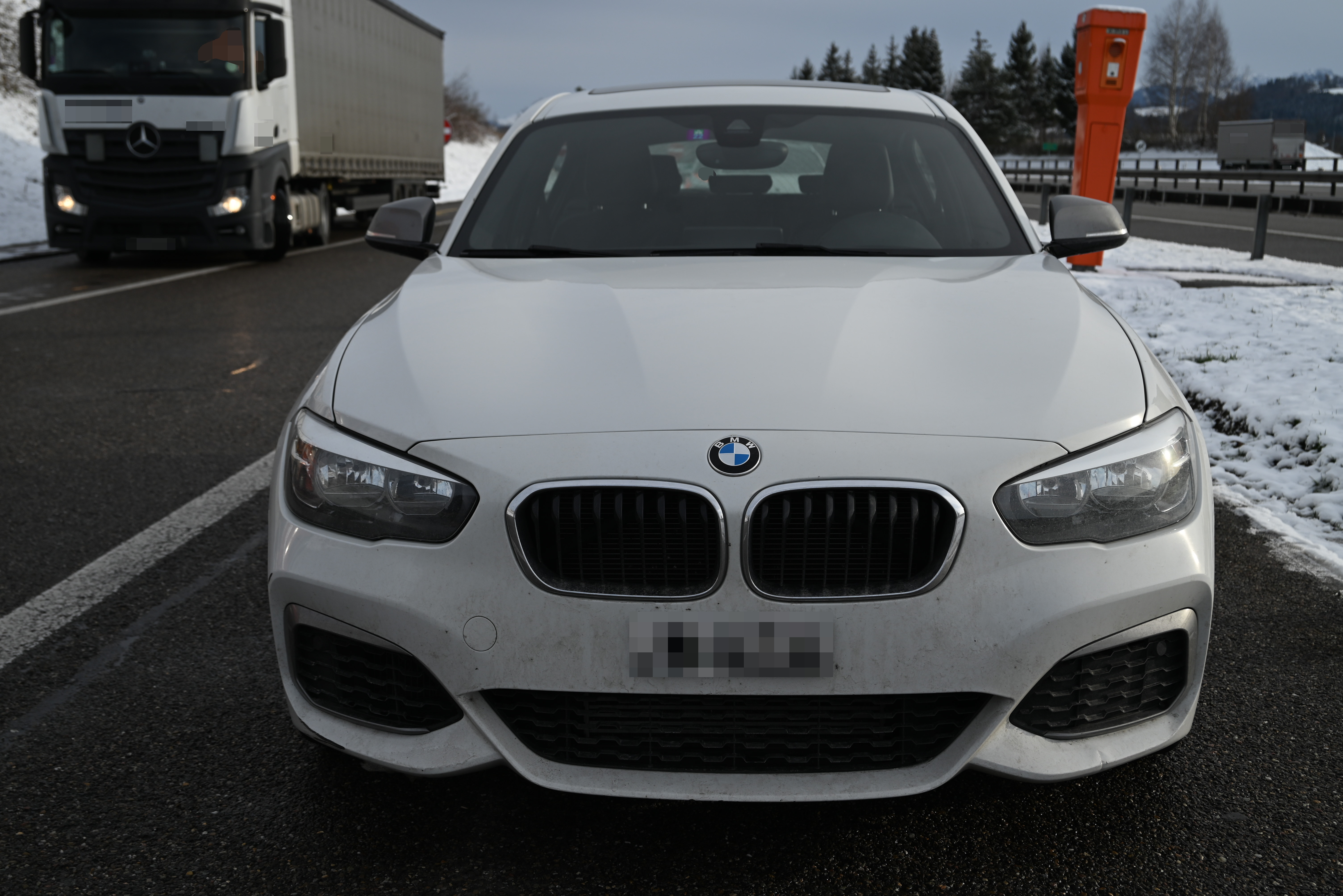 A1 Gossau SG – Kollision zwischen zwei Autos