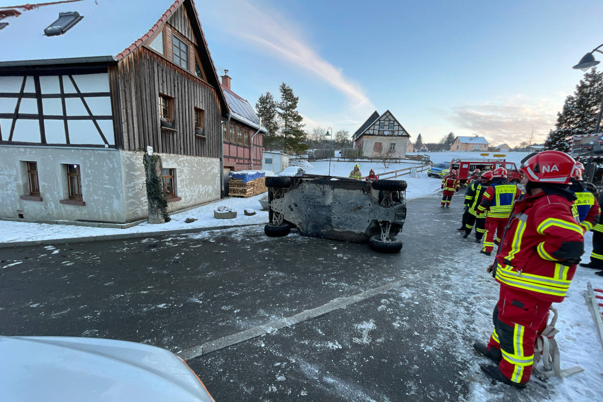 Schwerer Verkehrsunfall unter Drogeneinfluss mit anschließender Unfallflucht