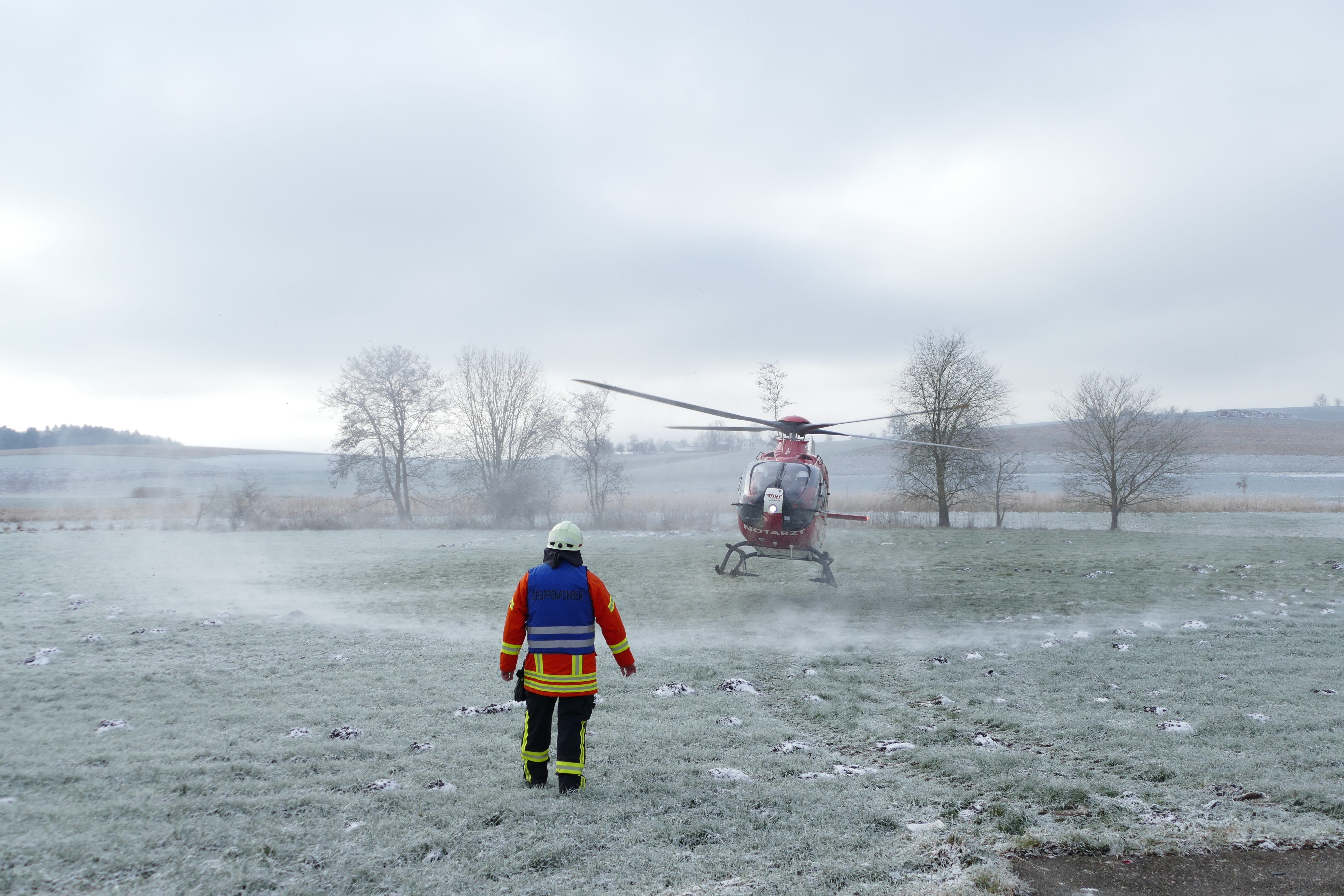 Hohenfels – PKW mit Baum kollidiert