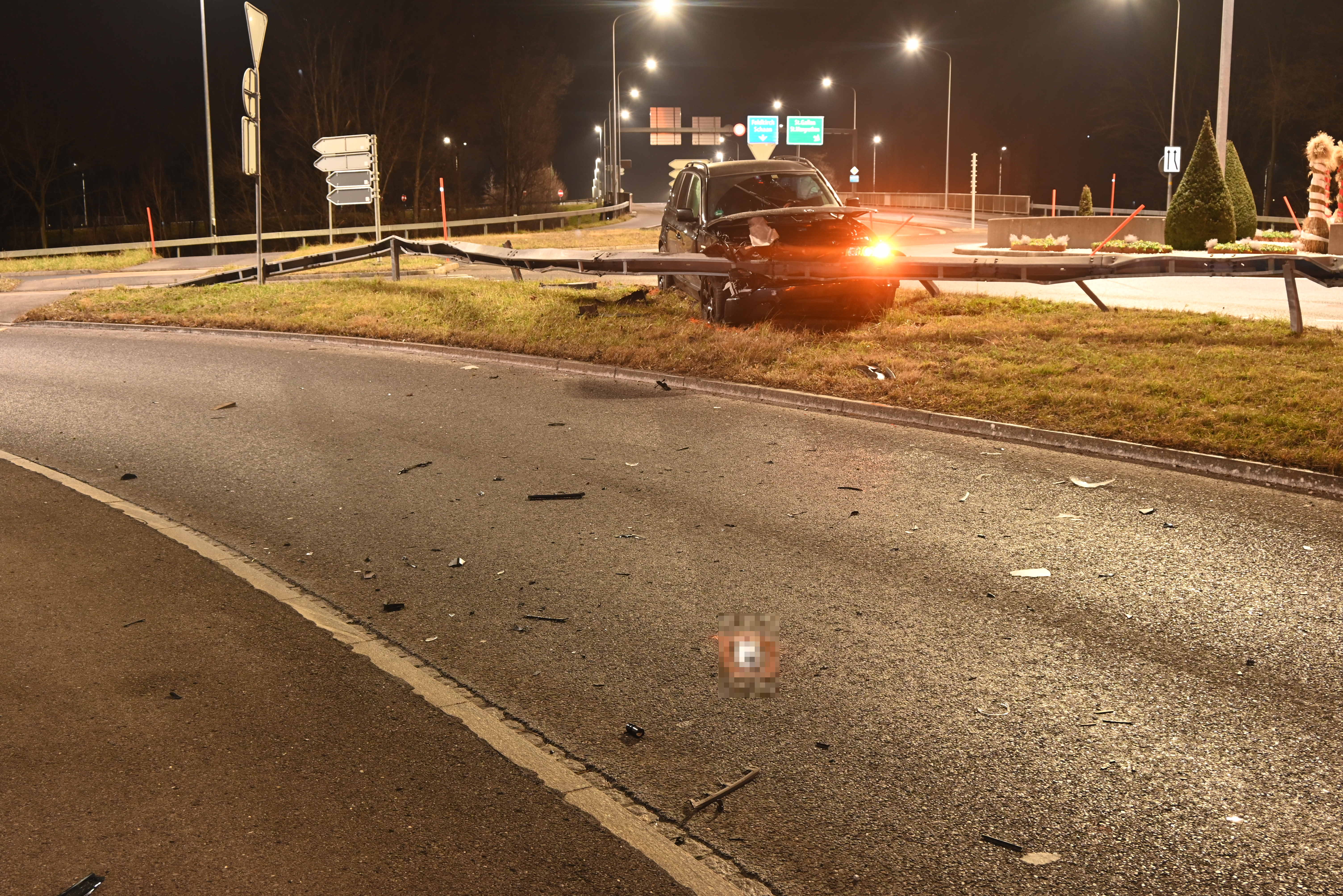 Buchs SG – Fahrunfähig und ohne Führerausweis Selbstunfall verursacht und Unfallstelle verlassen