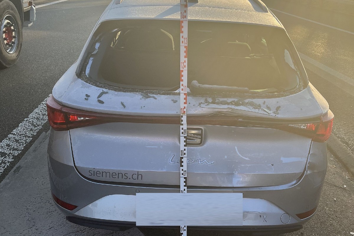 Muttenz BL - Auffahrkollision mit drei involvierten Fahrzeugen