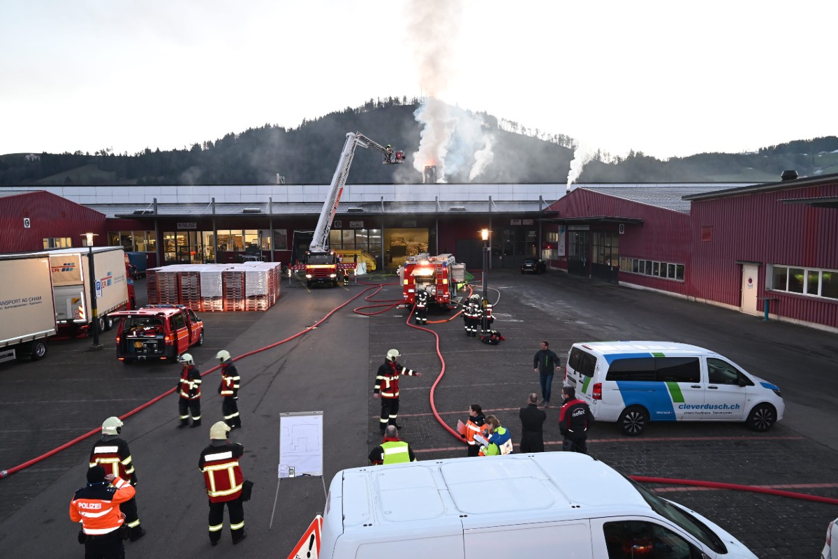 Bütschwil SG - Brand in Gewerbebetrieb
