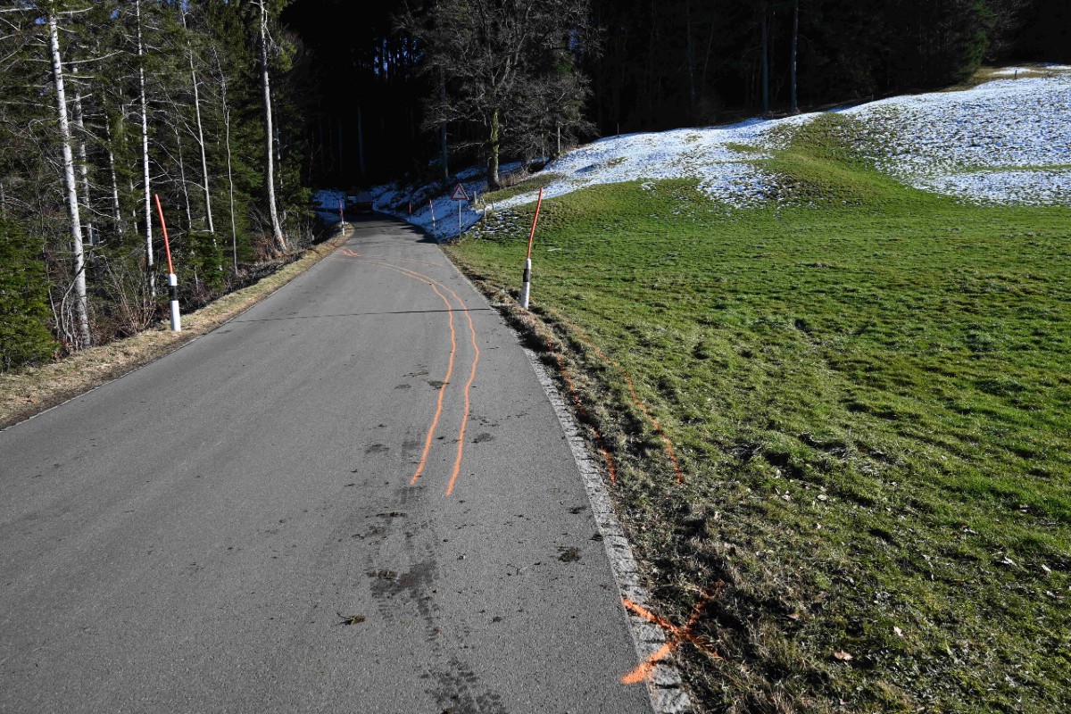 Ganterschwil SG - Person nach Unfall eingeklemmt