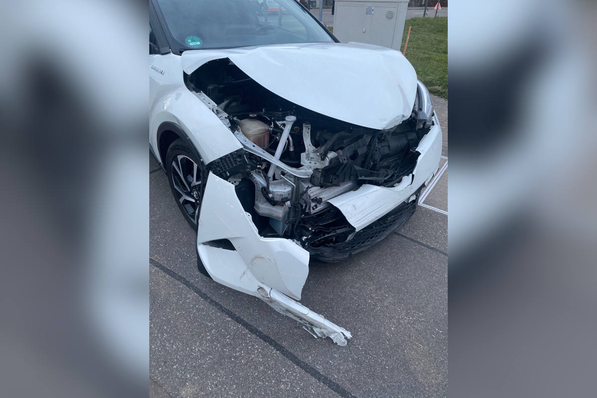 Biel-Benken BL – Kollision zwischen zwei Personenwagen