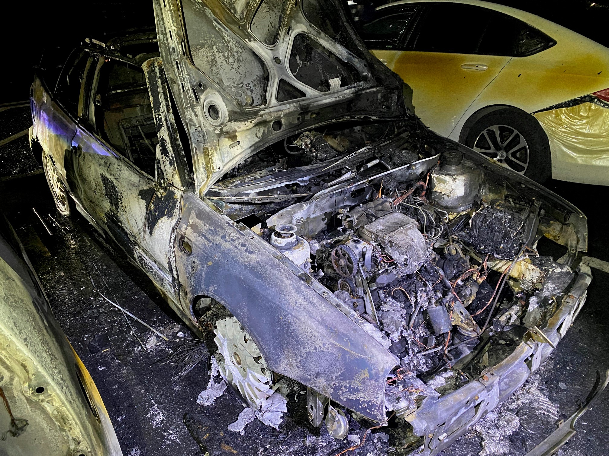 Monheim am Rhein: Mehrere Autos brannten – Die Polizei ermittelt