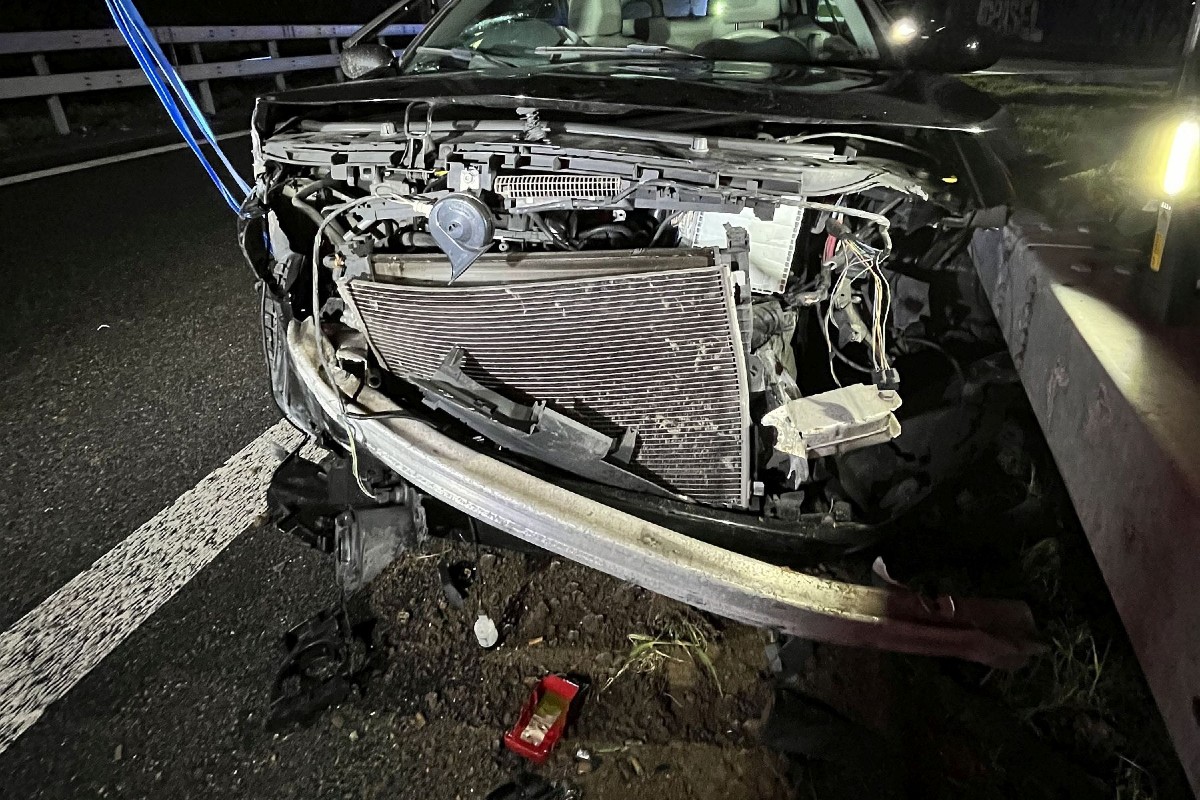 Muttenz BL - Alkoholisierter Autofahrer verursacht Selbstunfall