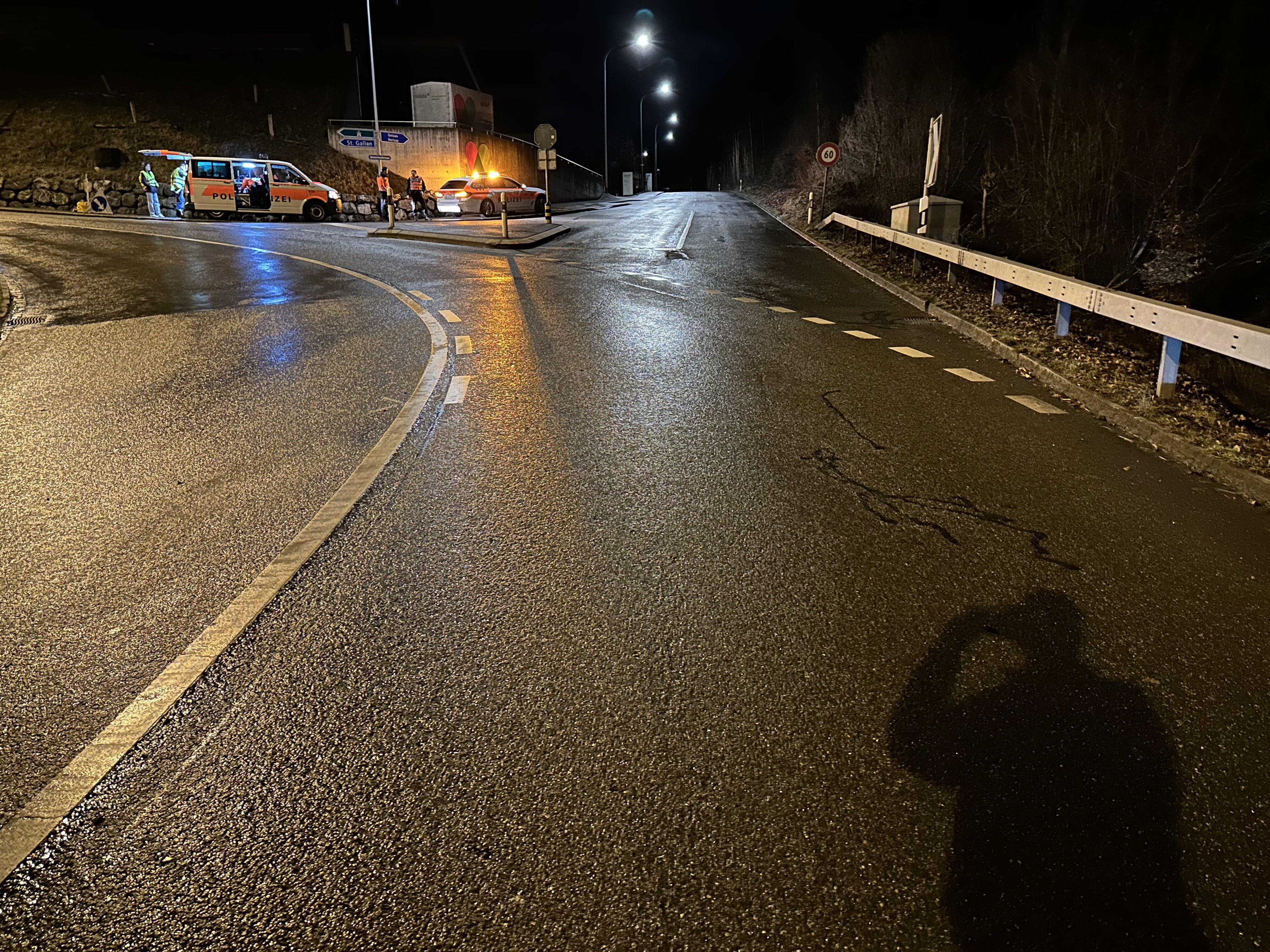 Kollision zwischen drei Personenwagen