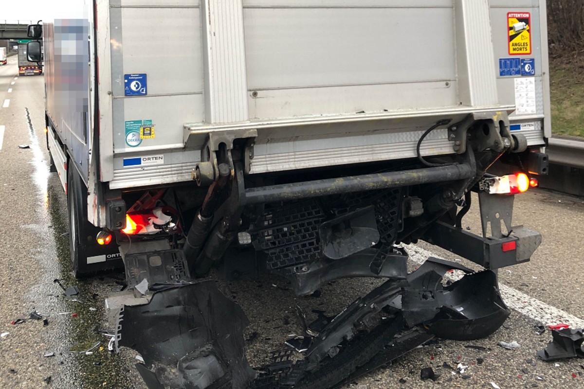 Egerkingen SO - Kollision auf der A2 - Eine Person mittelschwer verletzt