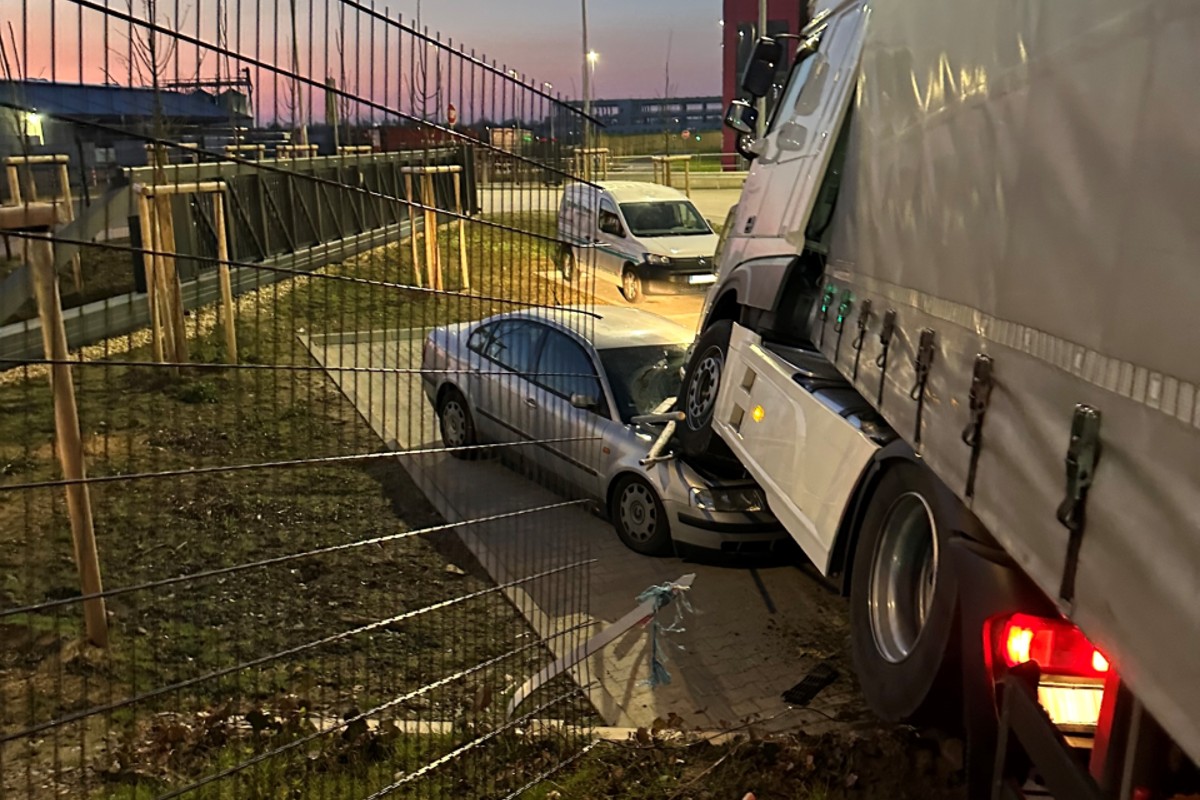 Grevenbroich - LKW-Fahrer verstorben