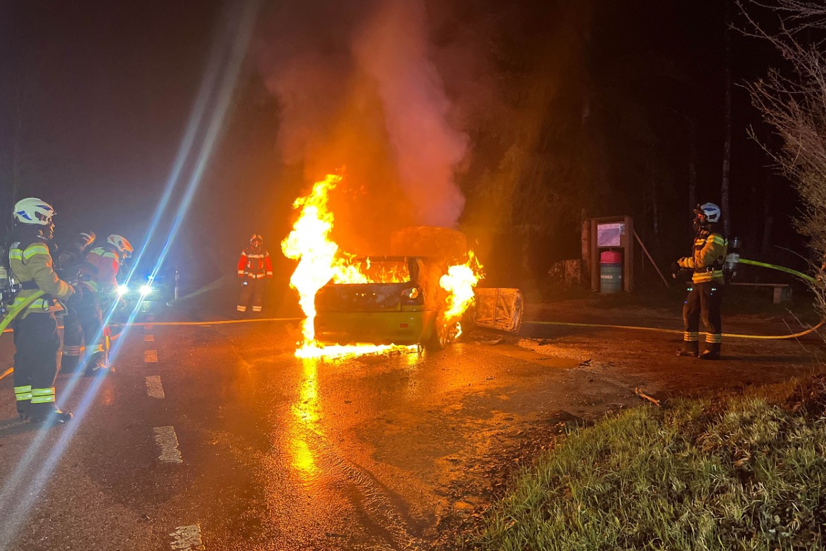 Am gestrigen Karfreitag brannte am Abend ein Auto.