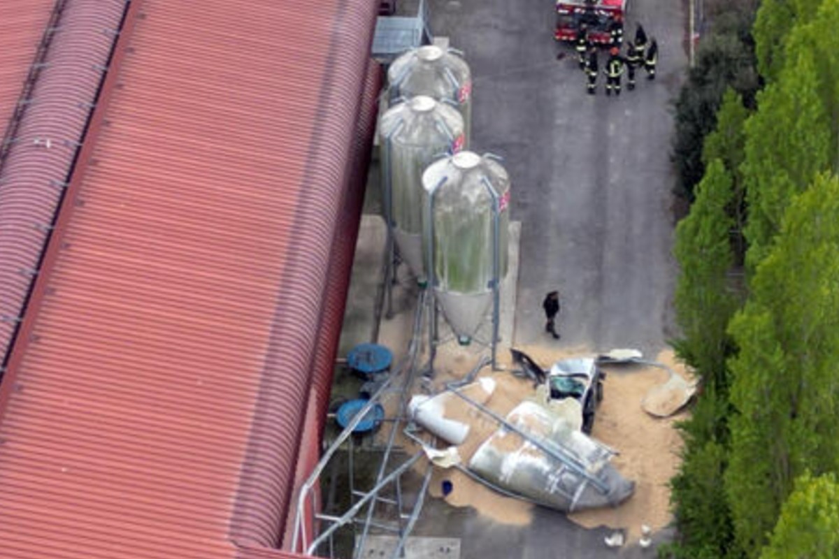 Tragödie in Bertinoro (it) - Drei Geschwister (18, 14, 10) werden beim Unfall unter umstürzendem Silo begraben