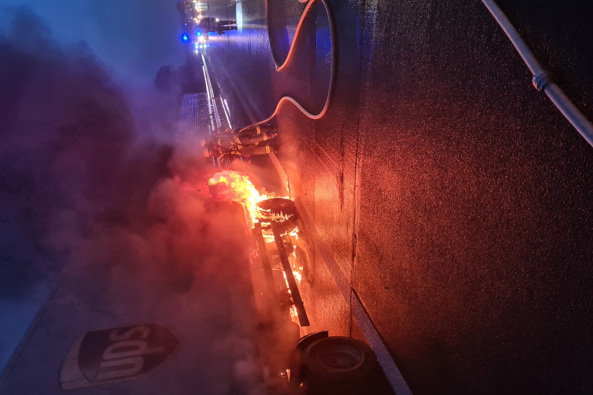 Offenburg - Lkw-Brand im morgendlichen Berufsverkehr