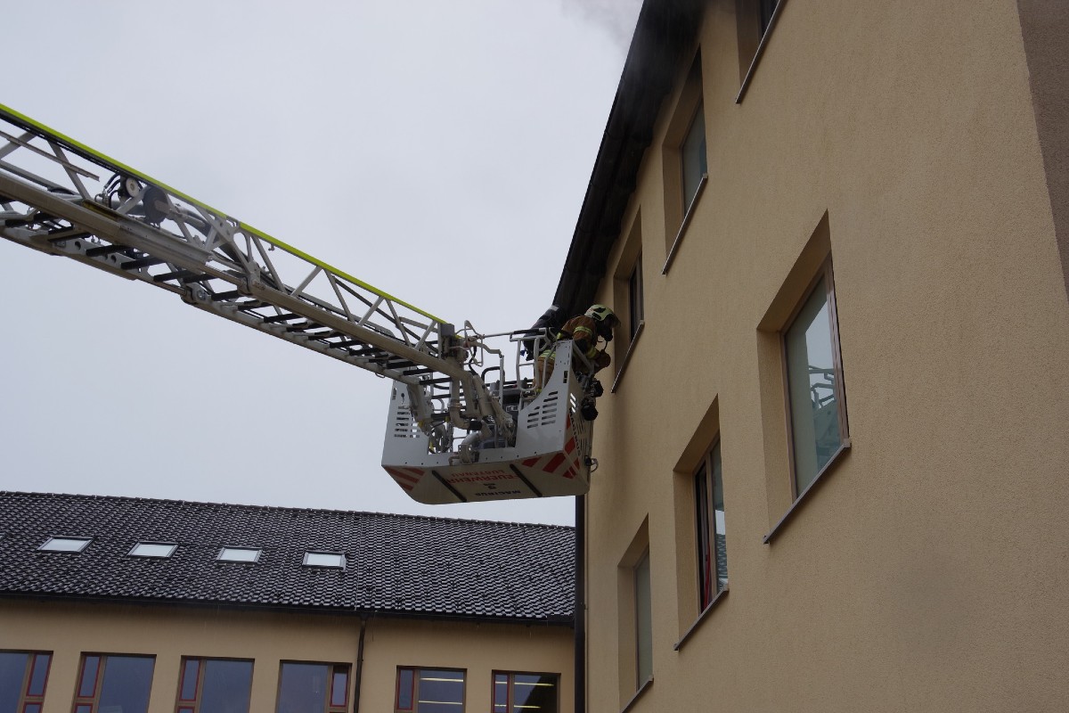 Lustenau / Kirchdorf - Mittelschule wegen Brand evakuiert