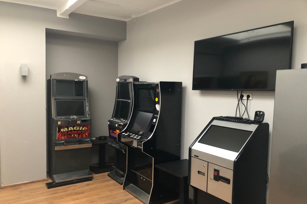 Polizei entdeckt bei Gaststättenkontrolle illegalen Spielclub 