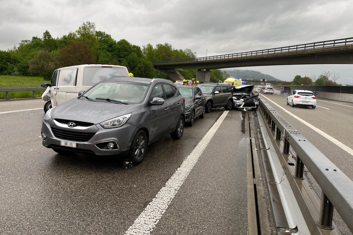 Härkingen SO - Unfall mit 5 Fahrzeugen auf der A1