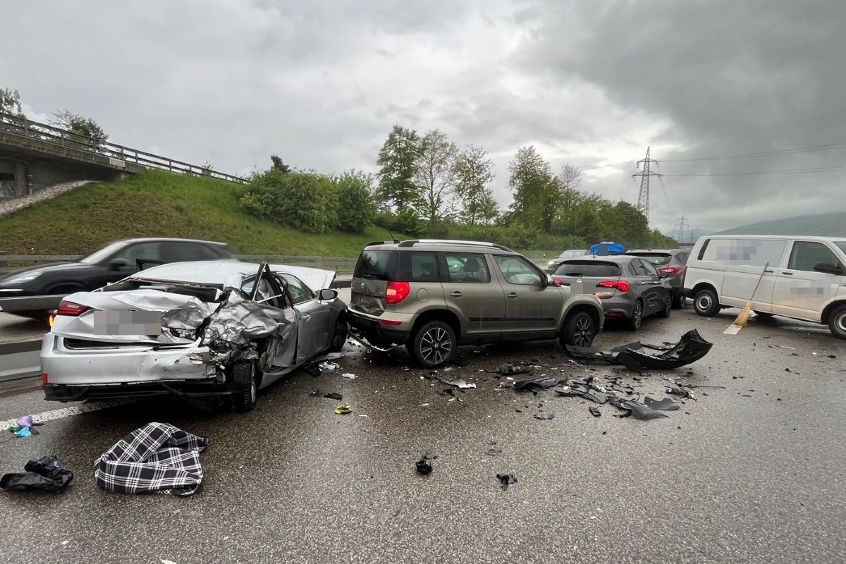 Härkingen SO - Unfall mit 5 Fahrzeugen auf der A1