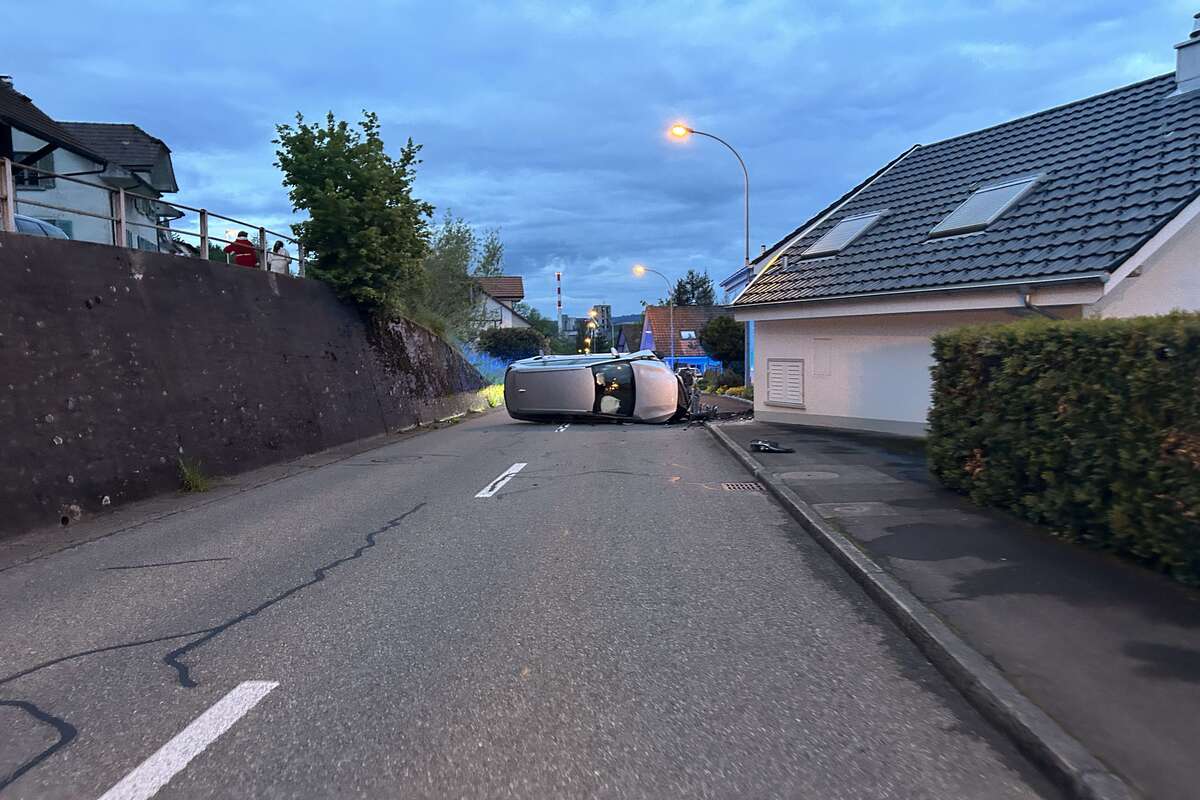Auenstein AG - Heftiger Unfall aufgrund von Schlaf am Steuer