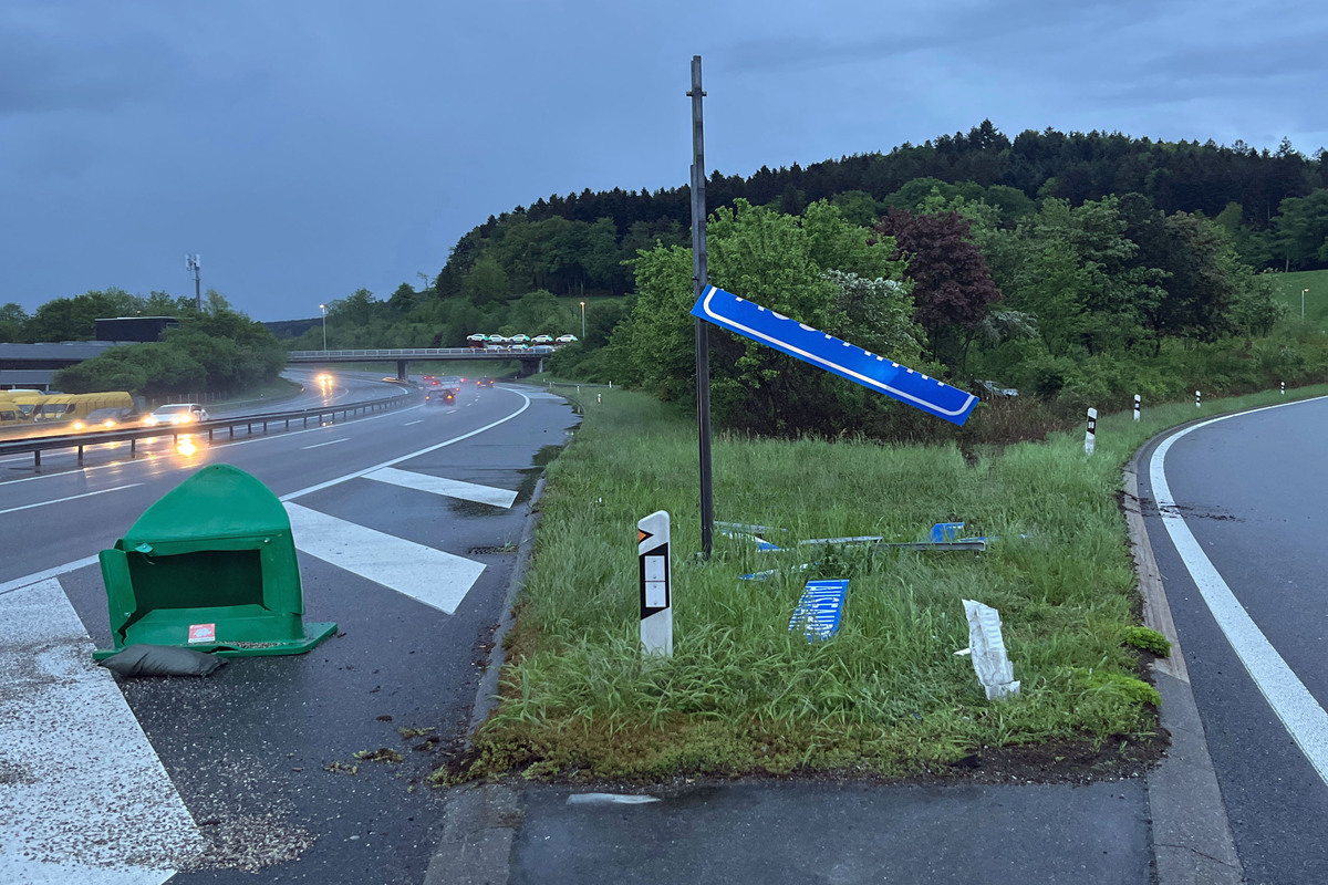 Dagmersellen LU - Auto landet nach Selbstunfall im Dickicht