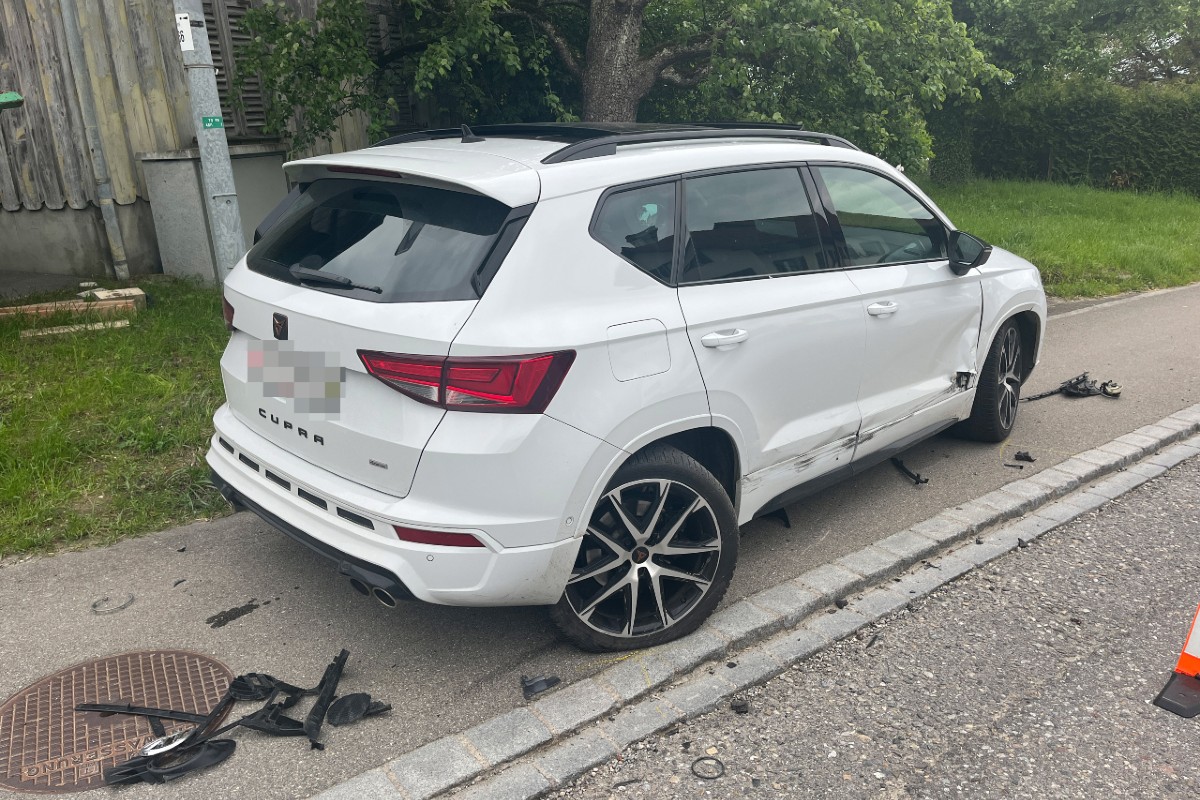 Unfall Herdern TG - Auto überschlägt sich nach Kollision
