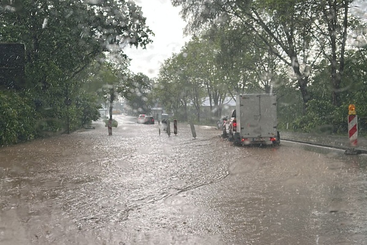 Starkregen trifft Detmolder Norden - Zahlreiche Überschwemmungen und Stromausfälle