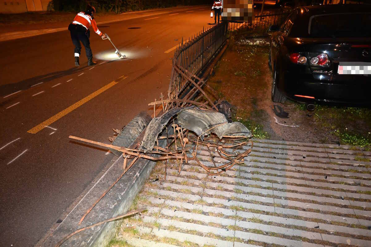 Unfall heute in Flawil SG - Alkoholisierter Lieferwagenfahrer gegen einen Metallzaun geprallt