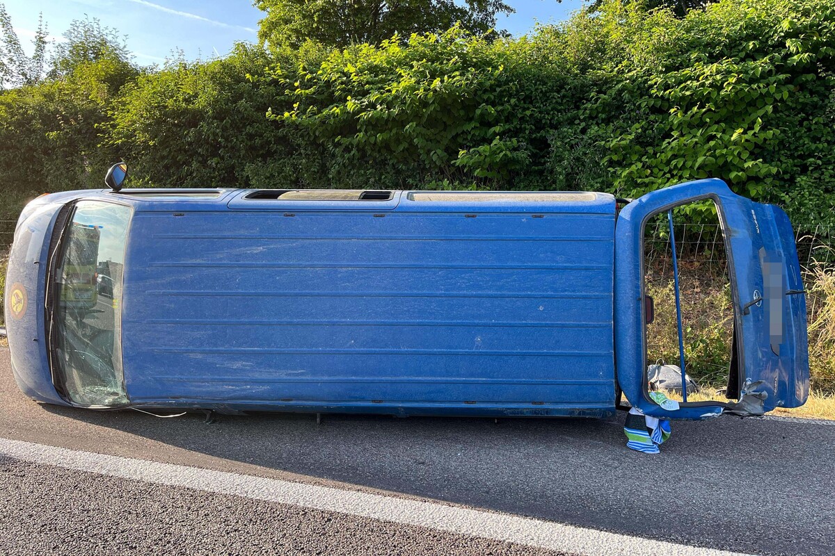Unfall auf der A1 in Safenwil AG - Autofahrer am Steuer eingeschlafen