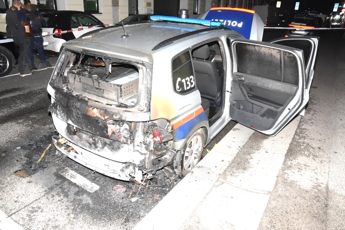 Wien – Polizeiauto angezündet