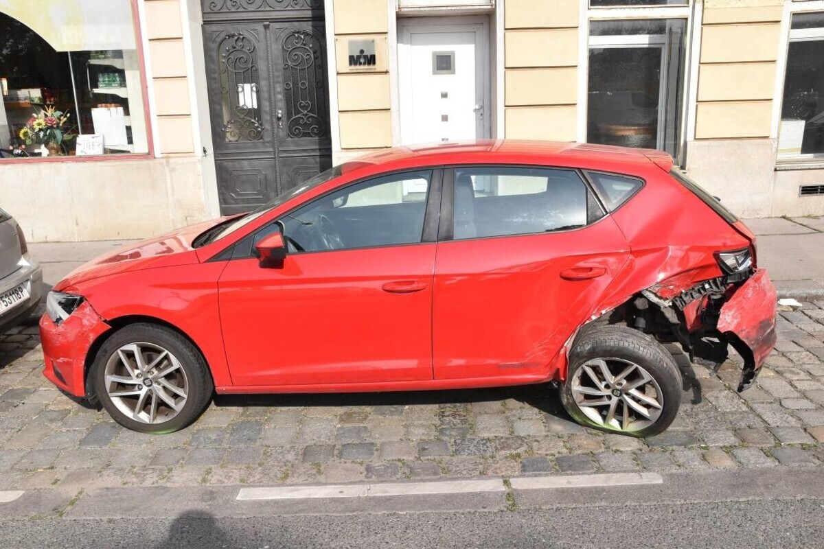 Wien - Ohne Führerschein verunfallt 