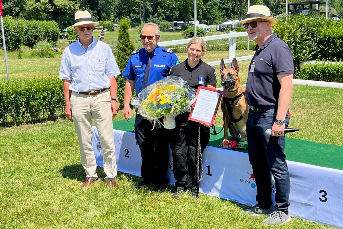 Polizeihund Bayron wird als Hund des Jahres 2022 ausgezeichnet