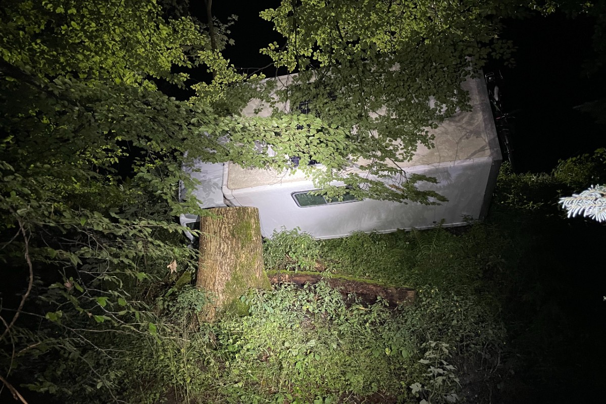 St. Gallen - Wohnmobil fällt fast in Bach - Insassen leicht verletzt