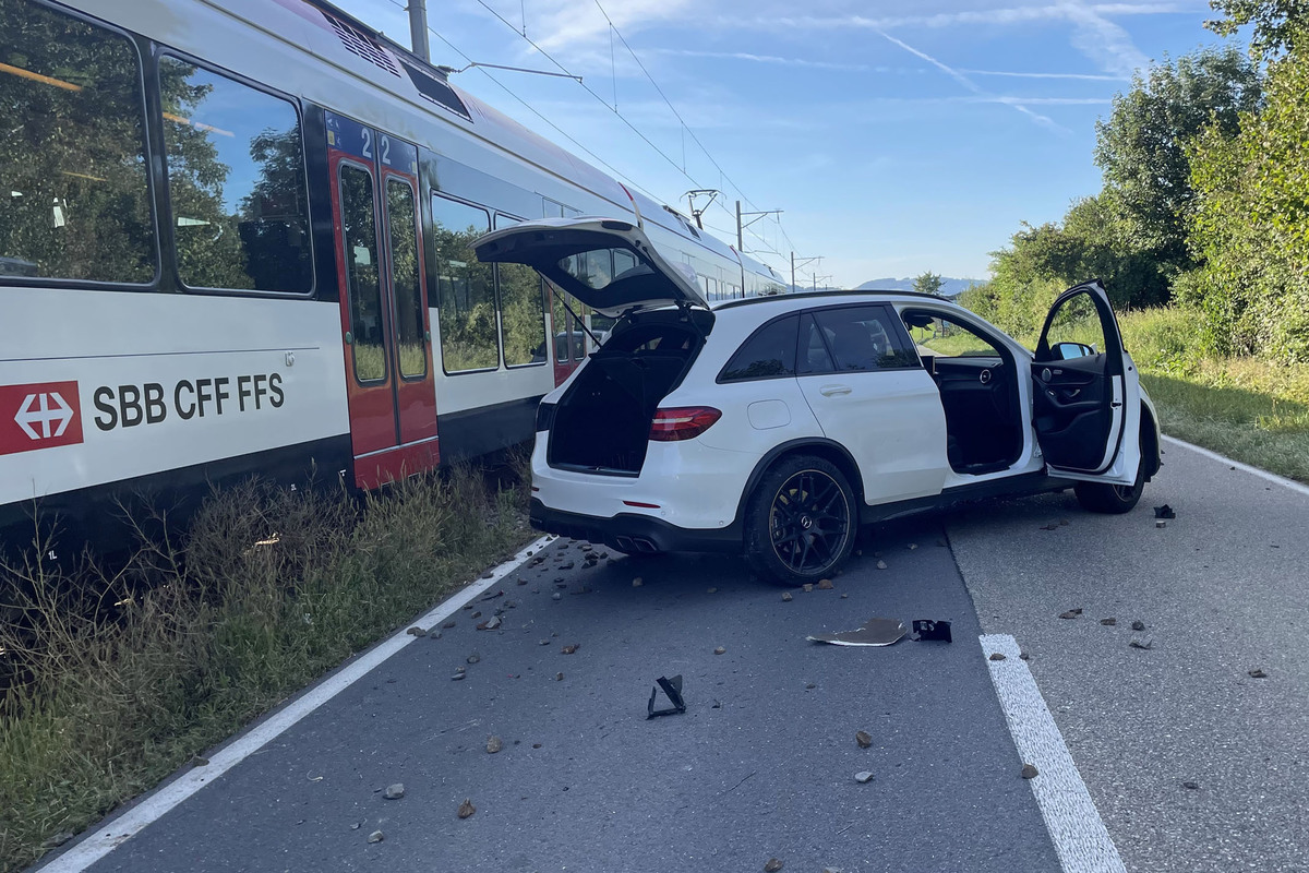 Baldegg LU - Autofahrer tödlich vom Zug erfasst