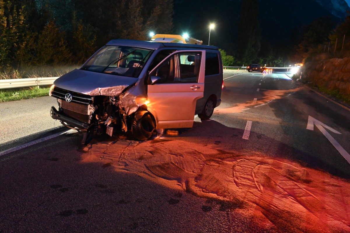 Berschis SG - Heftiger Unfall auf der Sarganserstrasse