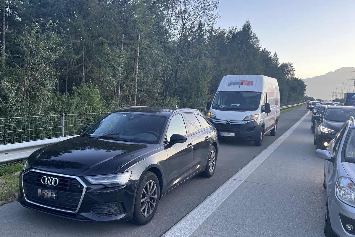 A13/Sennwald SG - Drei Auffahrunfälle mit zehn Fahrzeugen