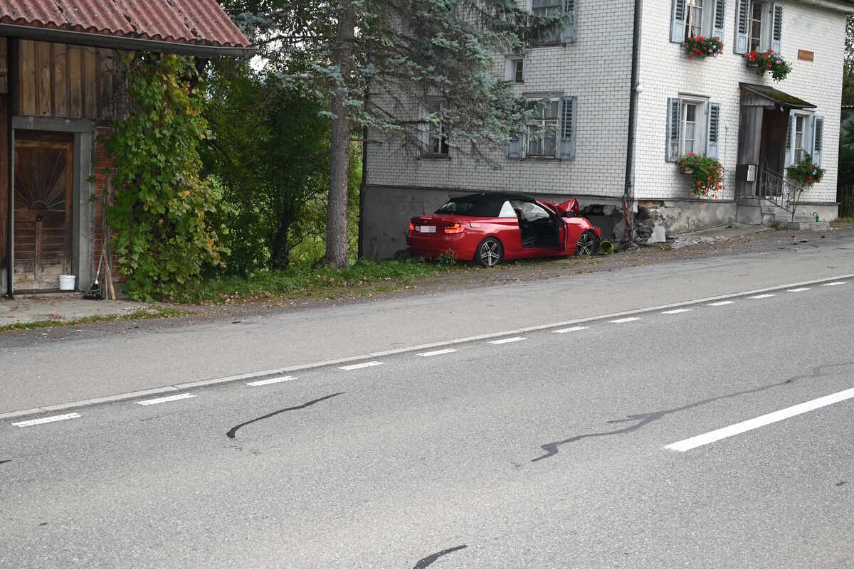 Mörschwil SG - Mehrere zehntausend Franken Sachschaden nach Unfall 
