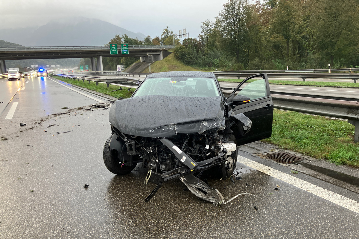 A3 in Benken - Unfall infolge Sekundenschlafs