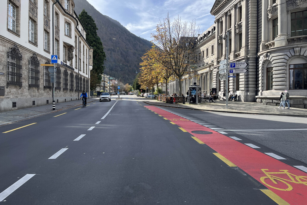 Chur GR - Motorradlenker erleidet unbestimmte Verletzungen bei Unfall