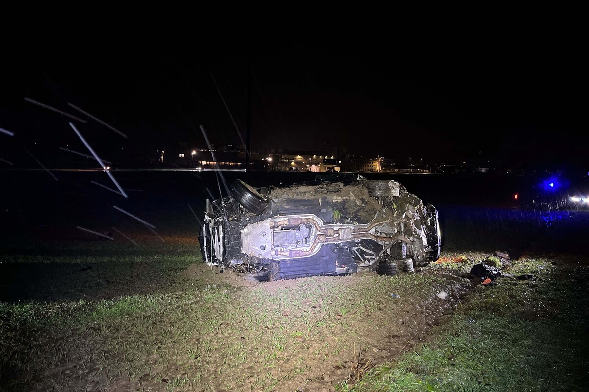 Autobahn A1 / Suhr AG - BMW X5 nach Unfall komplett demoliert