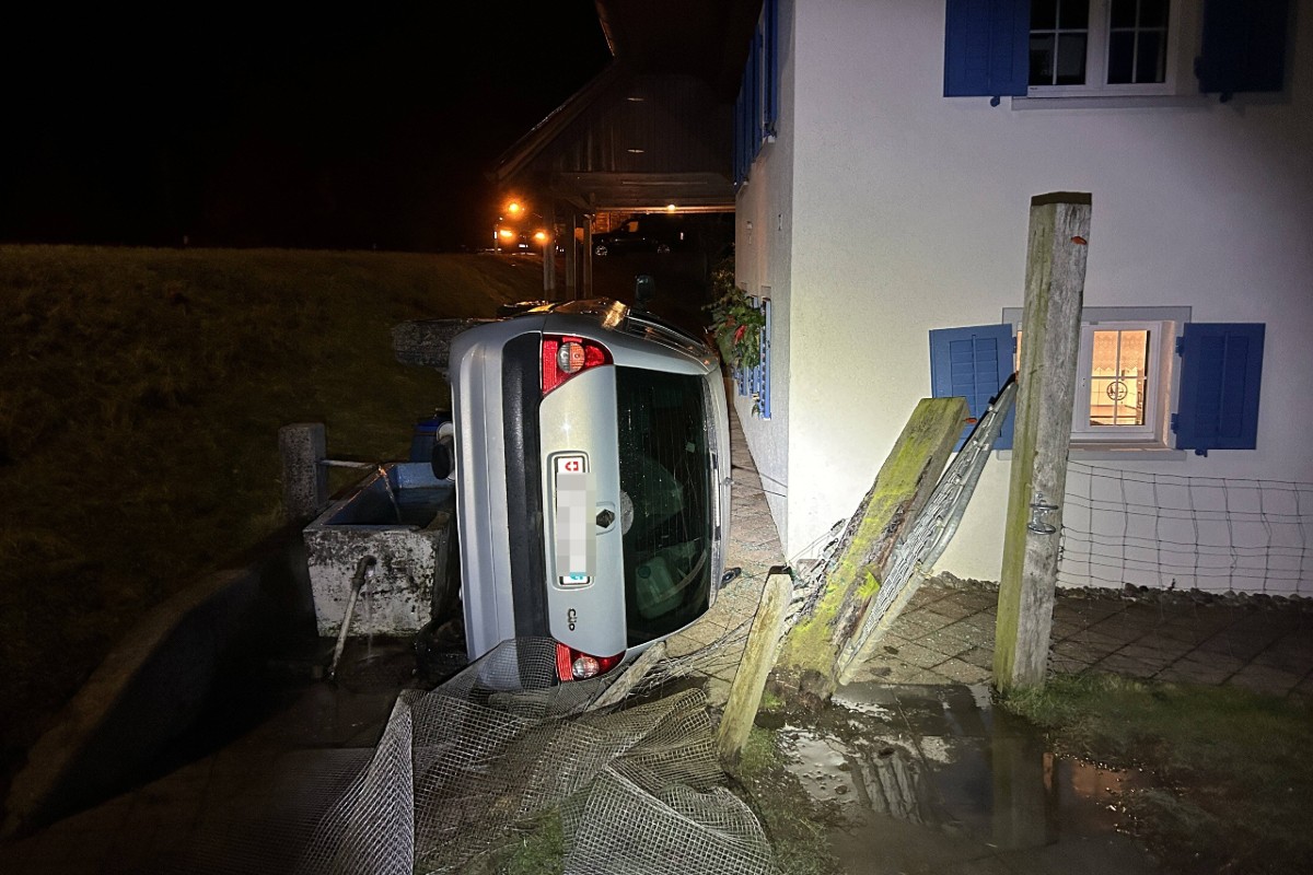 Schwerer Unfall in Strengelbach AG - Vom Lenker fehlte jede Spur