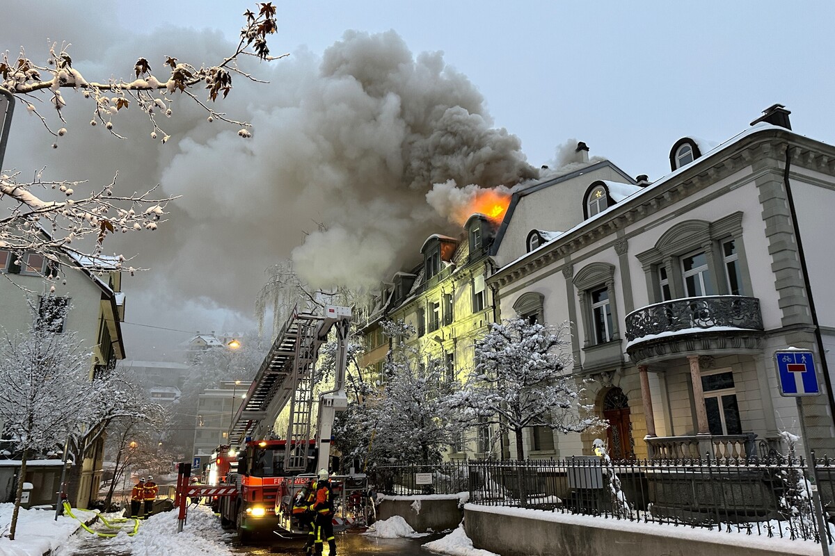 St.Gallen - Brand eines Dachstockes aufgrund von Enteisungsarbeiten