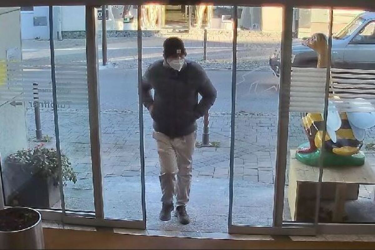 Gänserndorf - Bankomatkarte gestohlen und Geld abgehoben