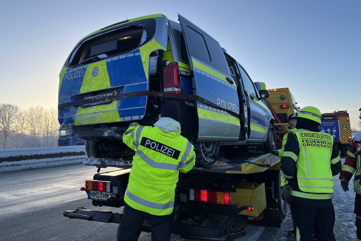 Großenaspe SH - Streifenwagen verunfallt - A7 Richtung Süden komplett gesperrt